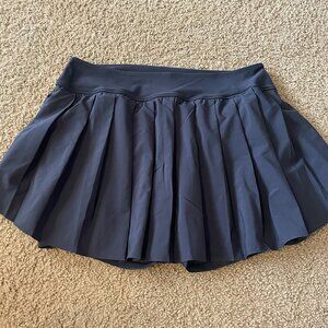 Old Navy High-Waisted StretchTech Pleated Skort in Volcanic Glass Blue